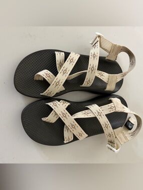 Chaco sandals like new